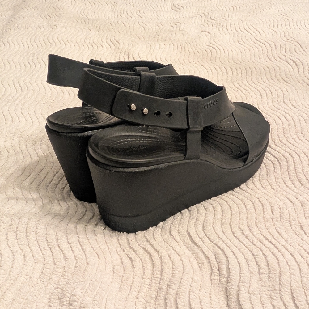 CROCS Black Brooklyn Platform Sandals